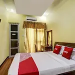 OYO 91036 Hotel Simpang Lima Gkpri