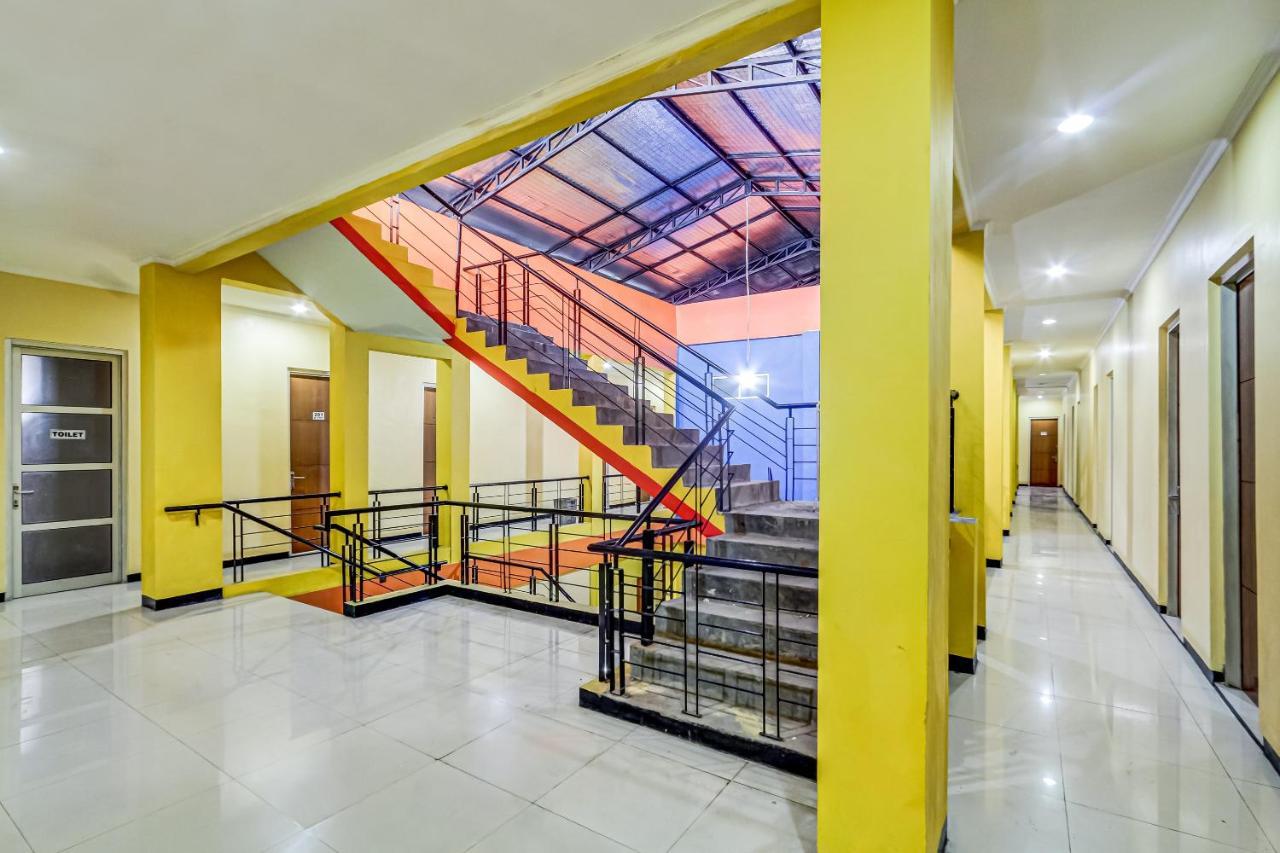 Hotel Oyo 91036 Simpang Lima Gkpri