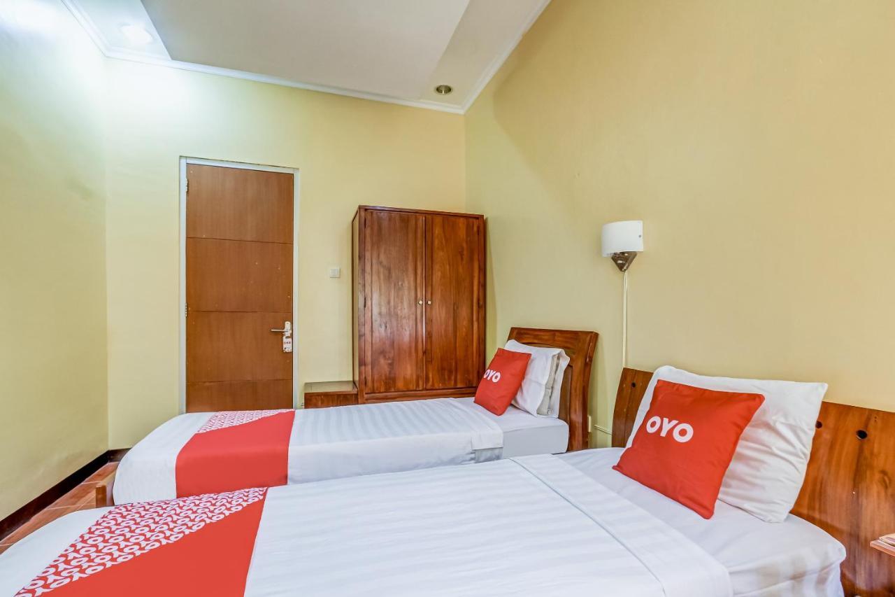 Oyo 91036 Simpang Lima Gkpri Hotel Semarang